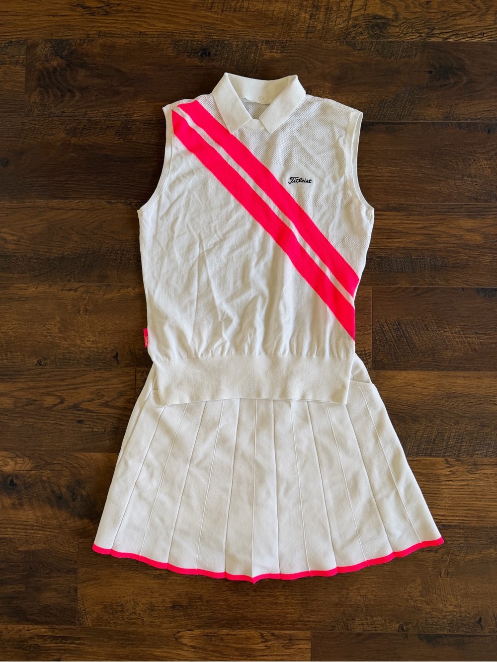 Titleist White and Neon Pink Sleeveless Tennis/Golf set
